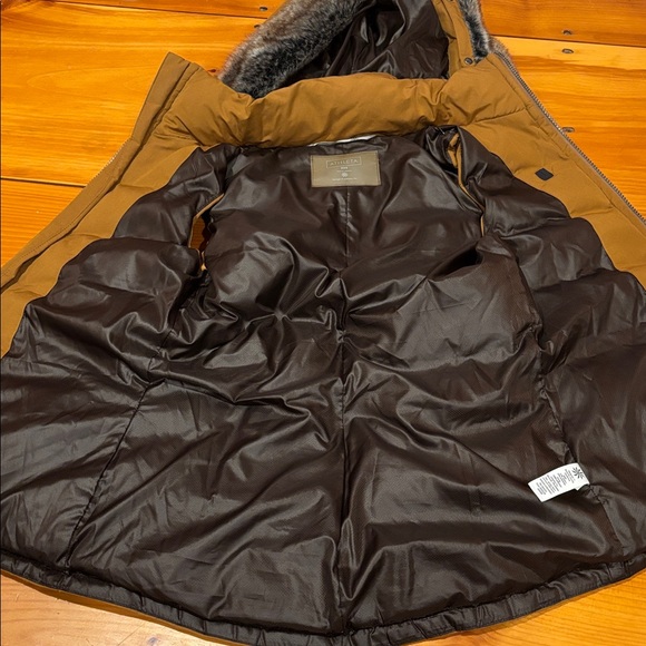 ATHLETA XXS Amber Lakeshore Vest w/Removable Fur-Trim Hood - Picture 4 of 15